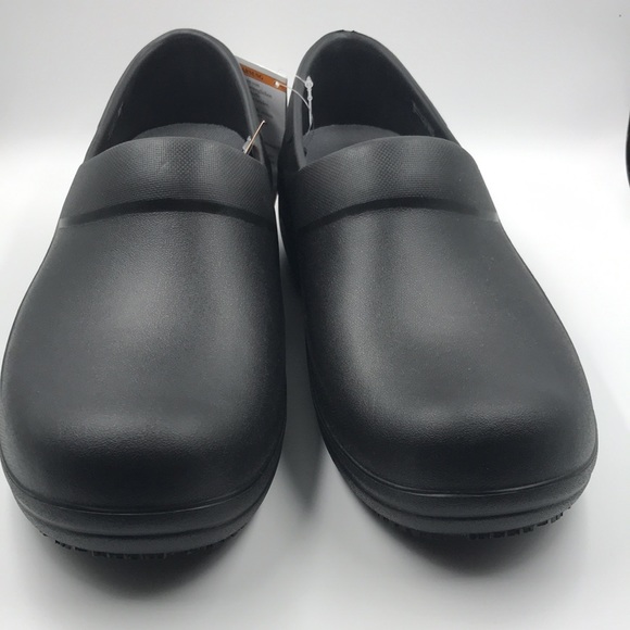 Oil and Water Slip Resistance Crocs Black Women’s - Picture 2 of 6